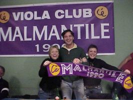 Zisis Vryzas con i tifosi della Fiorentina di Malmantile